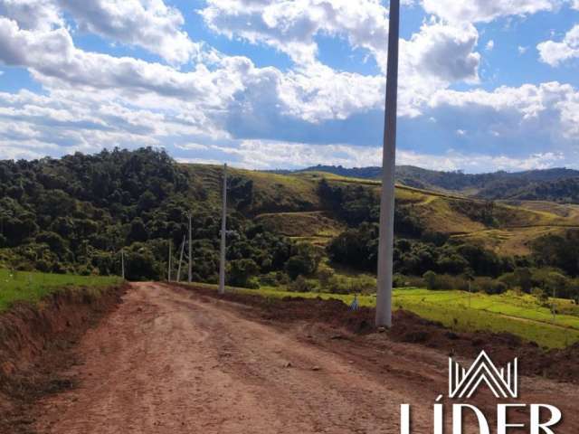 Lotes em residencial com infraestrutura completa