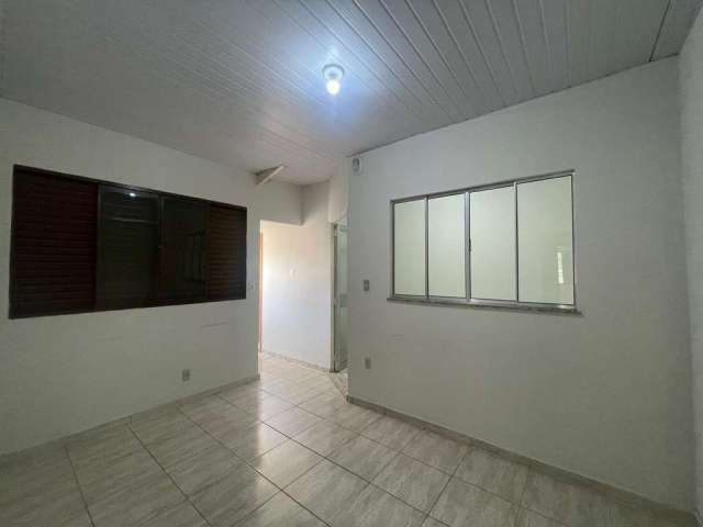 Casa para Locação em Belo Horizonte, Planalto, 3 dormitórios, 1 suíte, 1 banheiro, 1 vaga