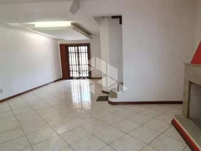 Sobrado com 283m², 4 dormitorios, sendo 1 suite, Bela vista Canoas, RS.