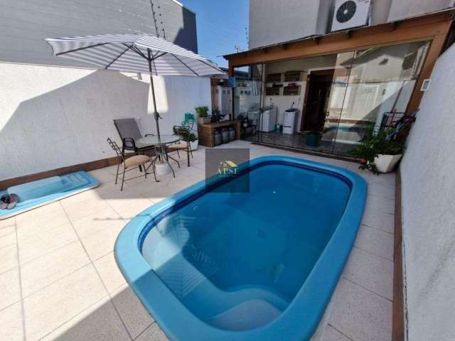 Sobrado de 2 suites, com sacada, piscina semi mobiliado