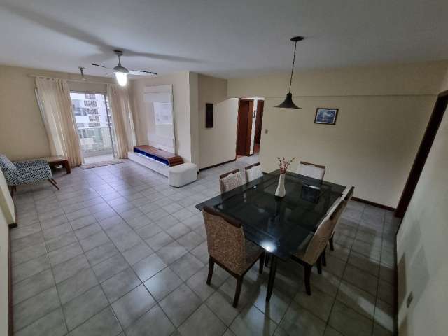 Amplo apartamento quadra mar na região mais central de Balneário Camboriú!