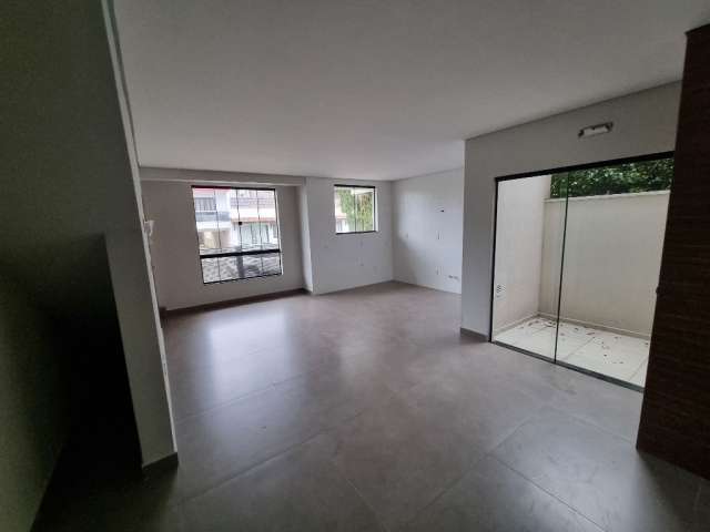 Excelente apartamento quadra mar