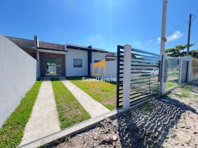 Casa com suíte e espaço de terreno em Gaivotas