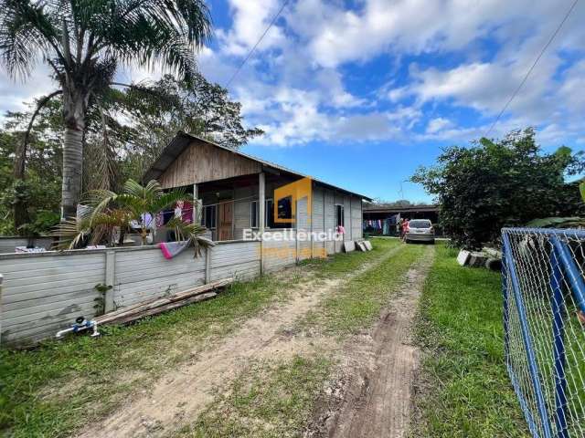 Duas casas no terreno a venda em Matinhos