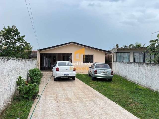 Casa com espaço de terreno na faixa do mar