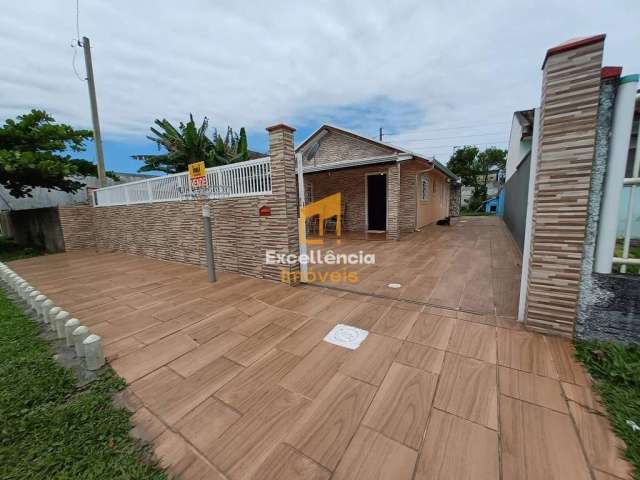 Casa com extenso terreno a venda na praia