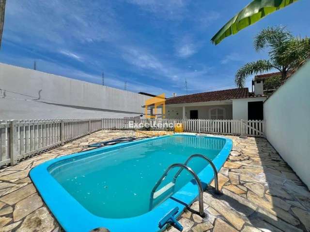 Casa com piscina em Praia de Leste