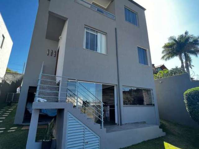 Casa com 4 quartos à venda na Rua Estocolmo, Trevo, Belo Horizonte, 313 m2 por R$ 1.500.000