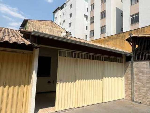 Casa com 2 quartos à venda na Rua do Carmelo, Santa Mônica, Belo Horizonte, 50 m2 por R$ 430.000