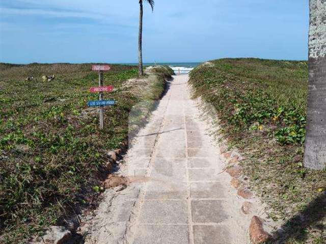 Imperdível Casa Condomínio Cabo Frio porteira fechada