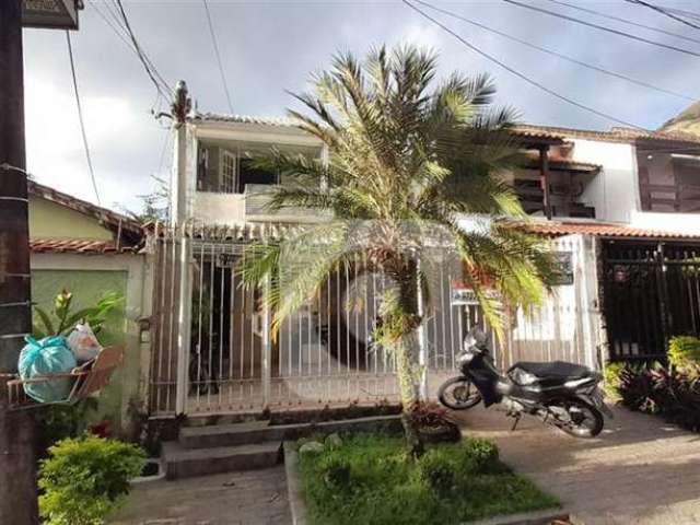 Casa em condomínio `a venda com 150m² 3 quartos no Anil Jacarepagua RJ