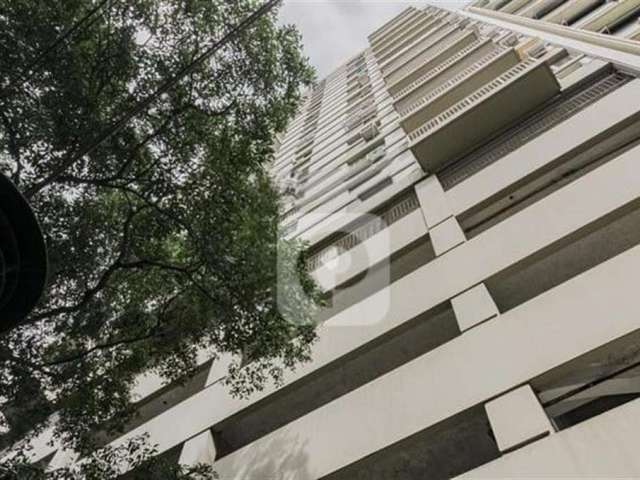 Apartamento de 2 quartos com Dependência ,2 vagas em Copacabana