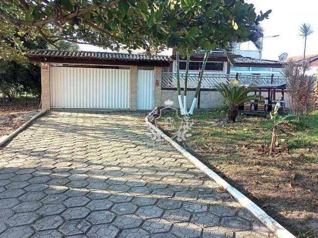 Casa com 3 dormitórios à venda, 500 m² por R$ 1.500.000,00 - Clube Engenheiros - Araruama/RJ