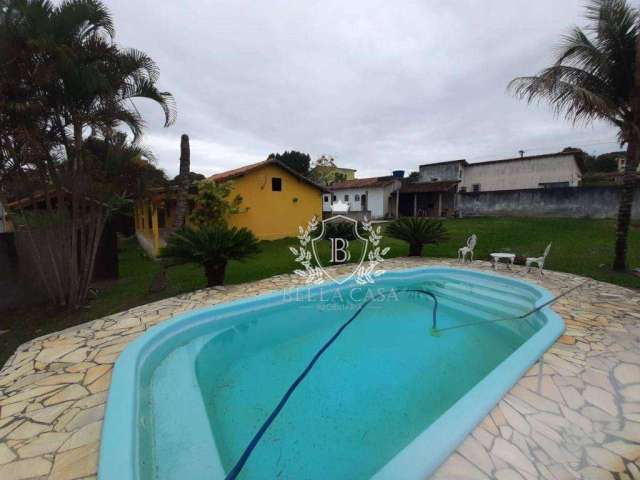 Casa à venda com com 3 quartos, churrasqueira e terreno medindo 900m².