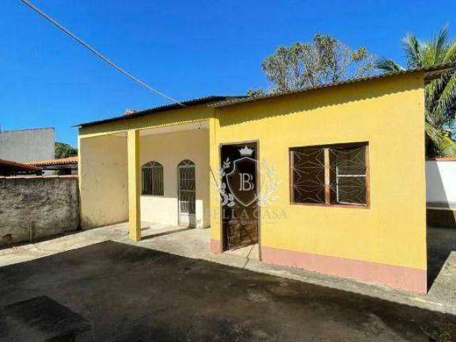 Casa com 3 dormitórios à venda, 144 m² por R$ 250.000,00 - Praça da Bandeira - Araruama/RJ