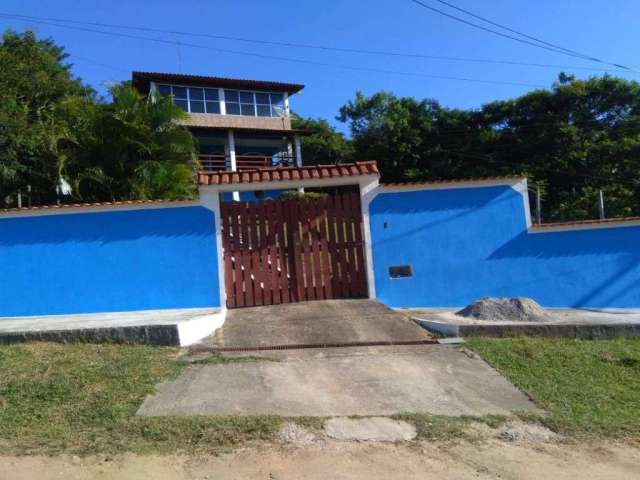 Casa com 3 dormitórios à venda, 100 m² por R$ 300.000,00 - Ubás - Iguaba Grande/RJ