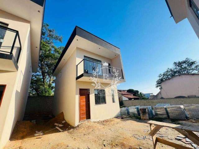 Casa com 2 dormitórios à venda, 70 m² por R$ 320.000,00 - Outeiro - Araruama/RJ