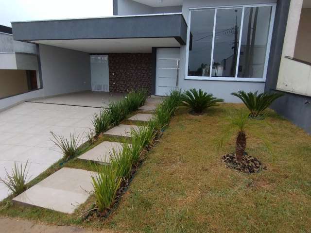 Linda casa térrea, Condomínio Campos do Conde, com ótimo localização, infraestrutura do condomínio e segurança.