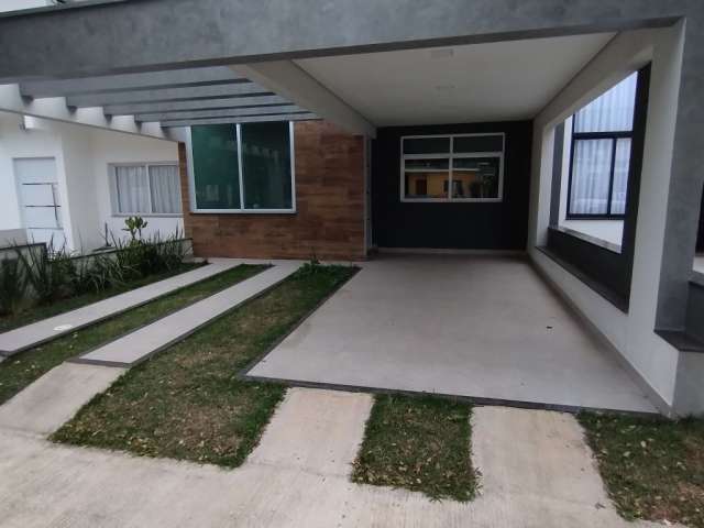 Linda casa térrea, pronta para morar, em um condomínio fechado na região norte de Sorocaba.