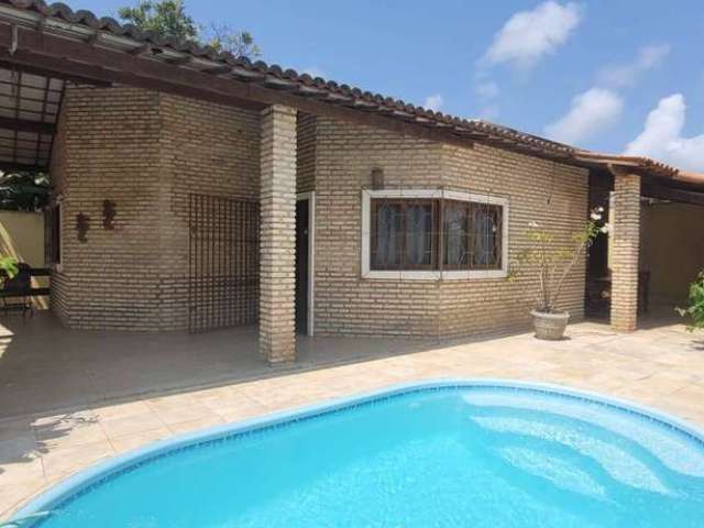 Viva o Paraíso: Casa com Piscina à Poucos Passos da Praia do Giz