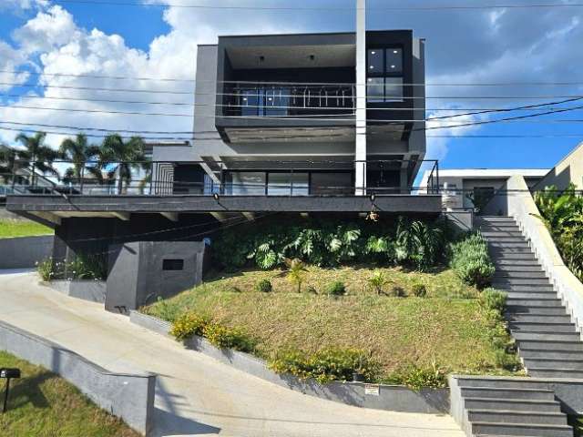 Casa  de alto padrão com 495 m² com 05 suítes em condomínio em Itatiba SP