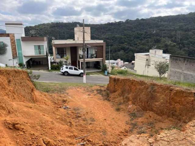 Terreno em condomínio fechado à venda na Rua Doutor João Navarro Saggioro, Grama, Juiz de Fora, 420 m2 por R$ 240.000