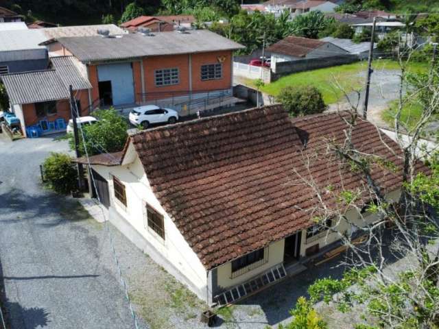 Galpão no Bairro Testo Salto