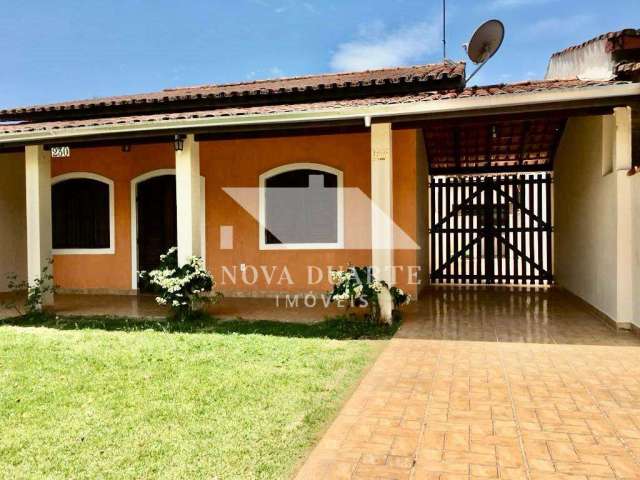 Vende-se Casa Térrea a 200 metros da Praia do Capricórnio em Caraguatatuba,SP