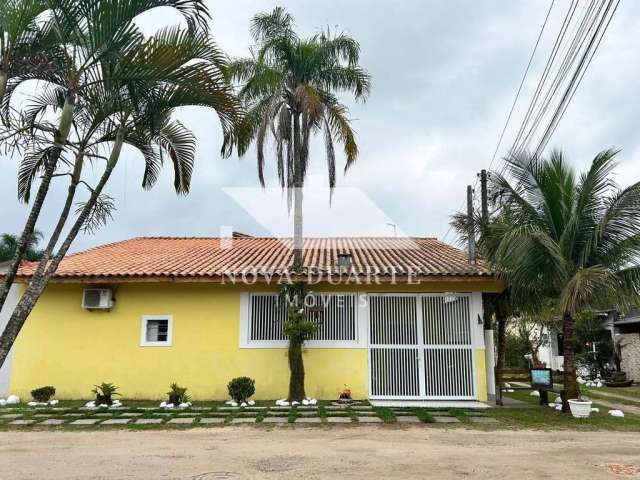 Casa à Venda com 3 Dormitórios na Praia do Capricórnio - Massaguaçu, Caraguatatuba - SP