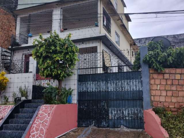 Casa de 03 andares no Bairro do Santo Antonio – financia