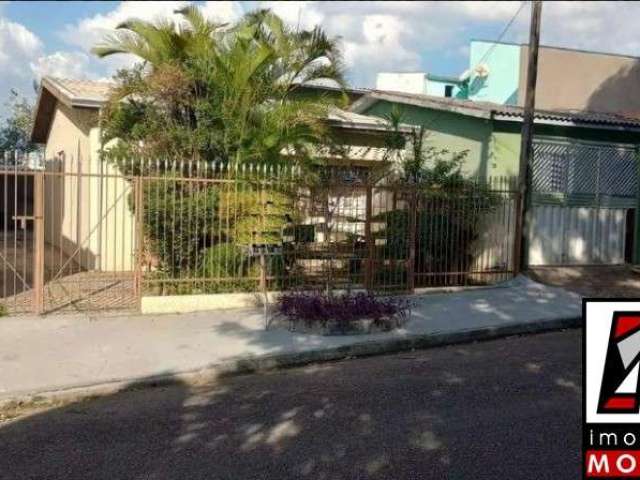 Casa Térrea com amplo quintal Vila Alvorada.