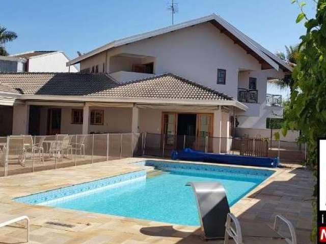 Linda casa em condomínio Portal Paraíso I, com 3 suítes, 8 vagas, piscina, Estuda Permuta