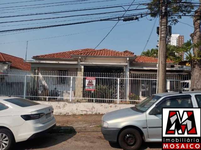 Casa térrea a venda no Anhangabaú, com excelente localização para fins residenciais ou comerciais