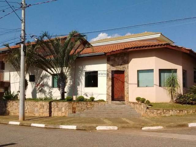 Casa com 3 dormitórios, sendo 2 suítes, cômodos amplos à venda, 229 m² por R$ 1.350.000 - Condomínio Ibiti do Paço - Sorocaba/SP