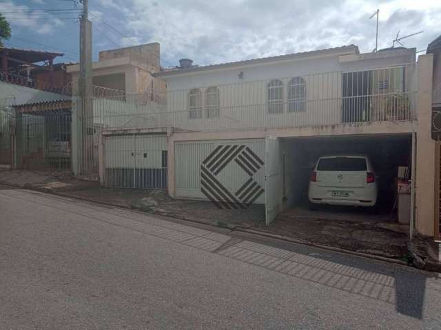 Sobrado com 3 Quartos à venda, 210 m² por R$ 590.000 - Vila Jardini - Sorocaba/SP