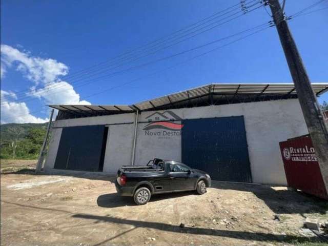 Galpão para locação, vista para rodovia Tamoios, em fase final de obra, Jaraguazinho, Caraguatatuba, SP