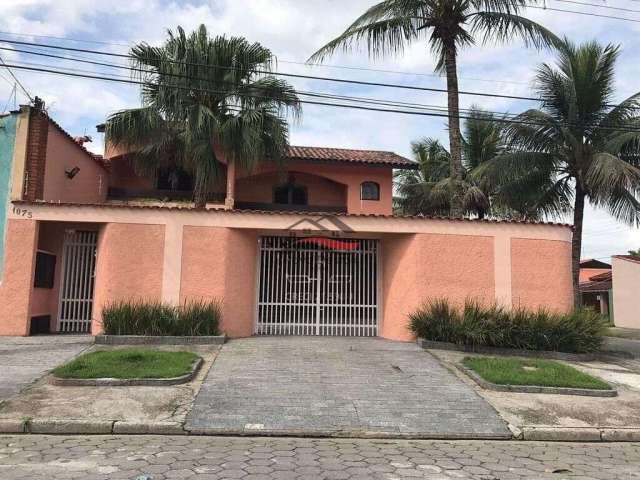 Sobrado à Venda com 4 dormitórios e piscina no  Indaiá, Caraguatatuba, SP