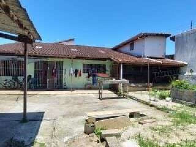 Casa à venda no Indaia, Caraguatatuba - SP