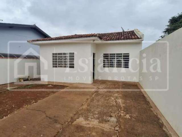 Casa para Venda em Brotas, Planalto, 2 dormitórios, 1 banheiro, 2 vagas