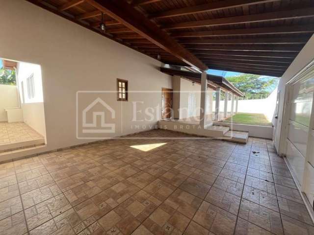 Casa para Venda em Brotas, Santa Cecilia, 3 dormitórios, 1 suíte, 3 banheiros, 3 vagas