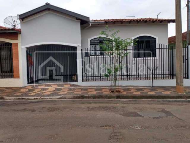 Casa para Venda em Brotas, Bela Vista, 4 dormitórios, 1 suíte, 3 banheiros, 1 vaga