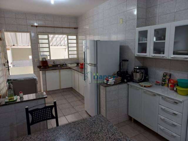 Casa com 4 dormitórios à venda, 235 m² por R$ 795.000,00 - Vila Bressani - Paulínia/SP