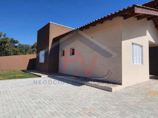 Casa Térrea para Venda em Atibaia, Ribeirão dos Porcos, 2 dormitórios, 1 suíte, 2 banheiros, 2 vagas