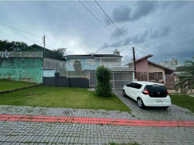 Casa à Locação no Bairro Maria Goretti, Chapecó - Conforto e Segurança!