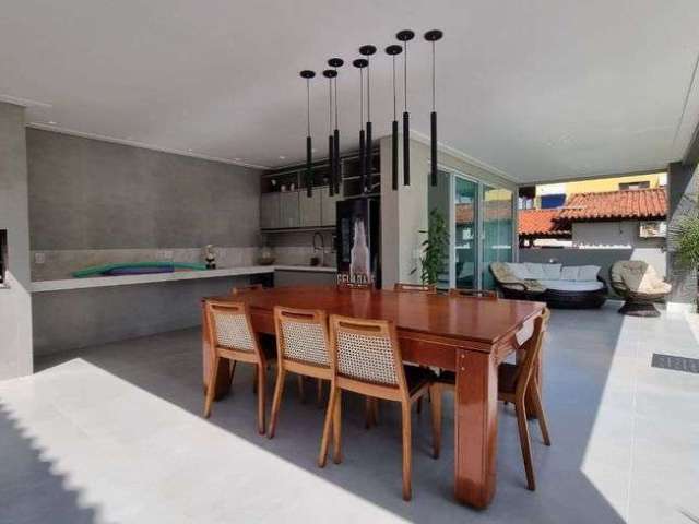 Casa Alto Padrão em Guarajuba com 6|4, 06G e 341M² (Porteira Fechada)