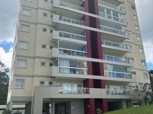 Apartamento semimobiliado com 03 suítes