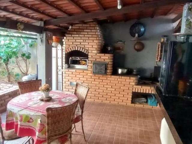 Casa à venda, 3 quartos, 1 suíte, 6 vagas, Monte Castelo - CONTAGEM/MG