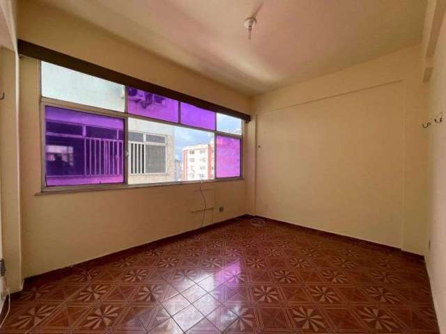 Jn vendo apartamento três quartos uma suíte na doca, centro da cidade.