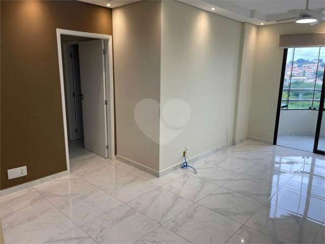 Apartamento recém-reformado para venda com 90m² e 3 quartos sendo 1 suíte