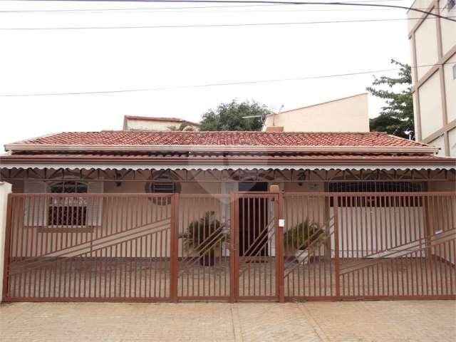 Casa térrea de 130m² sendo 3 dormitórios com 1 suíte no Jardim Flamboyant.